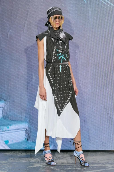 Look 34